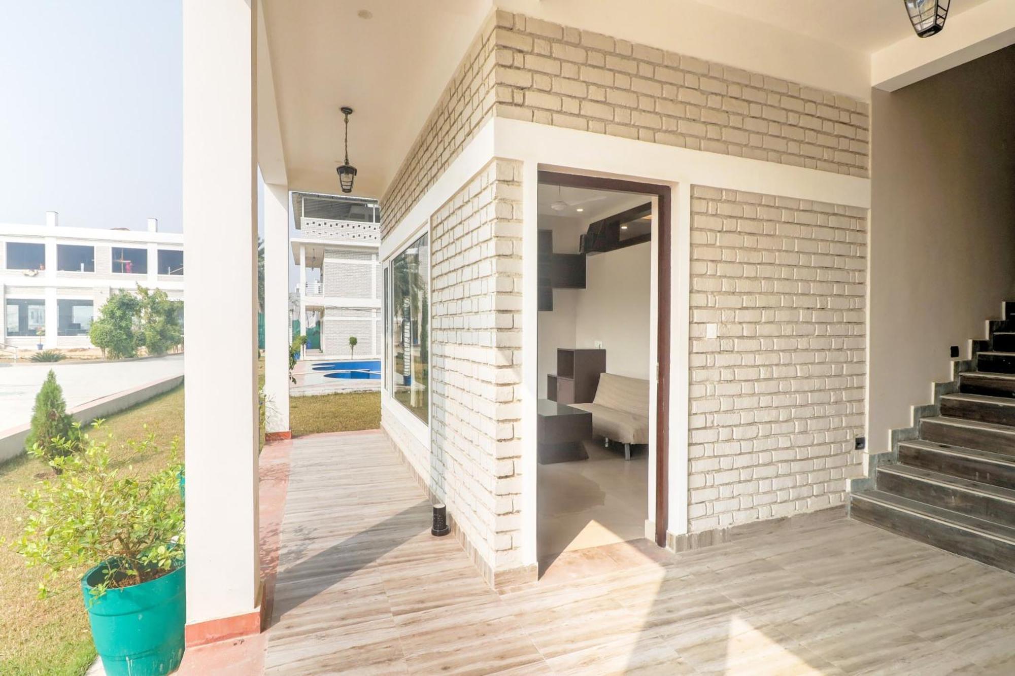 Townhouse Amaraa Farms Near Lulu Hypermarket Lucknow Dış mekan fotoğraf