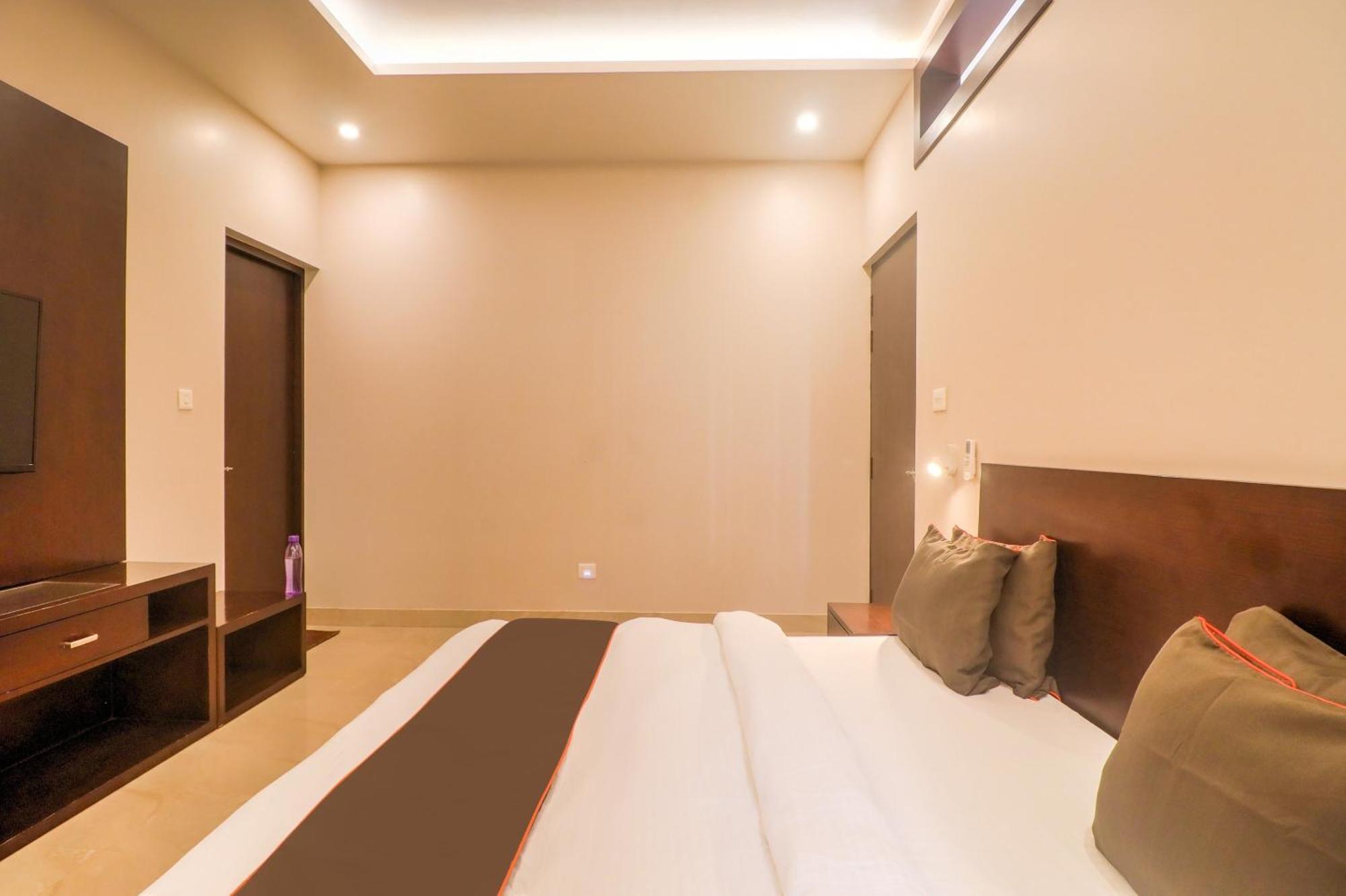 Townhouse Amaraa Farms Near Lulu Hypermarket Lucknow Dış mekan fotoğraf