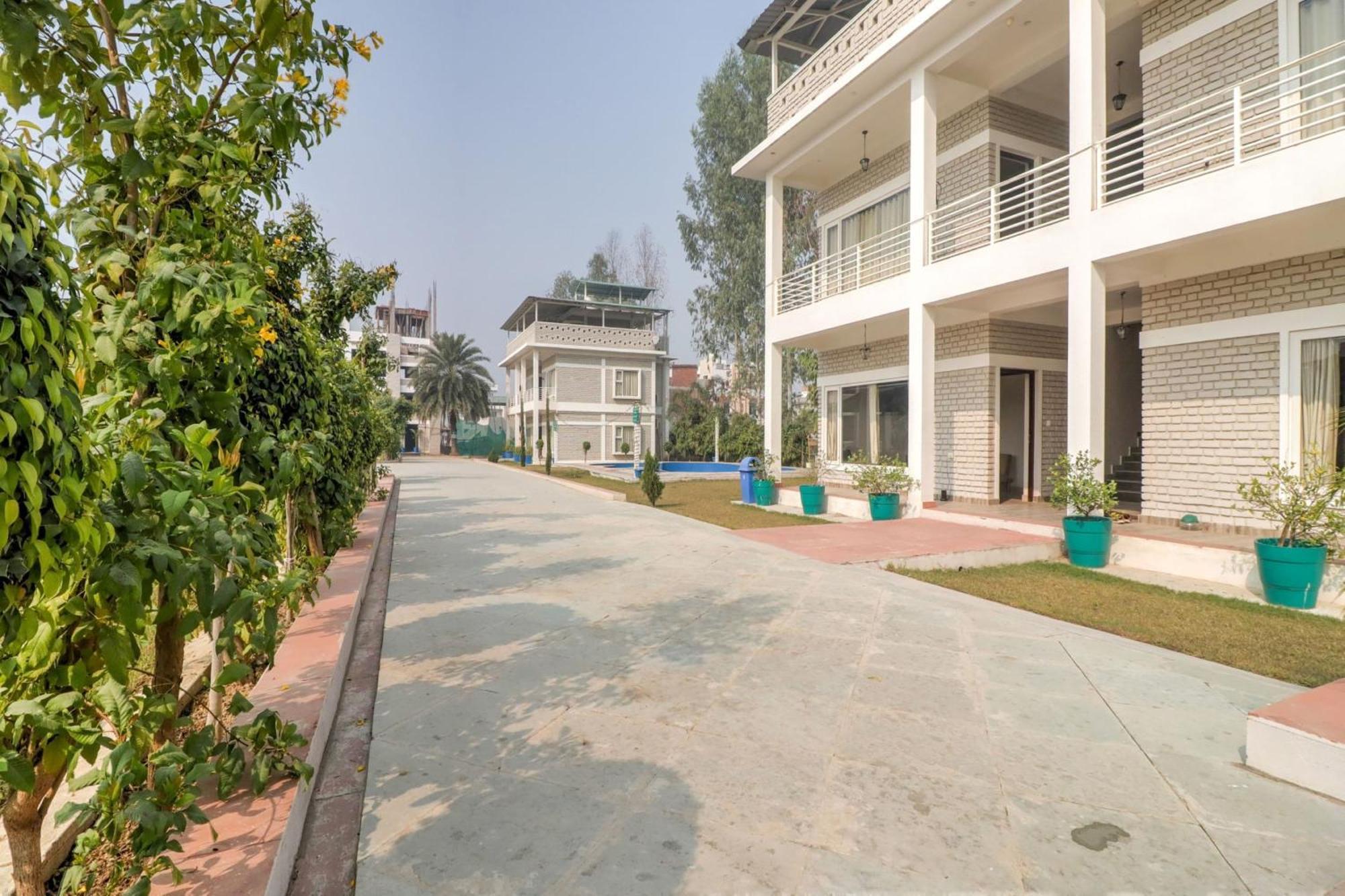 Townhouse Amaraa Farms Near Lulu Hypermarket Lucknow Dış mekan fotoğraf