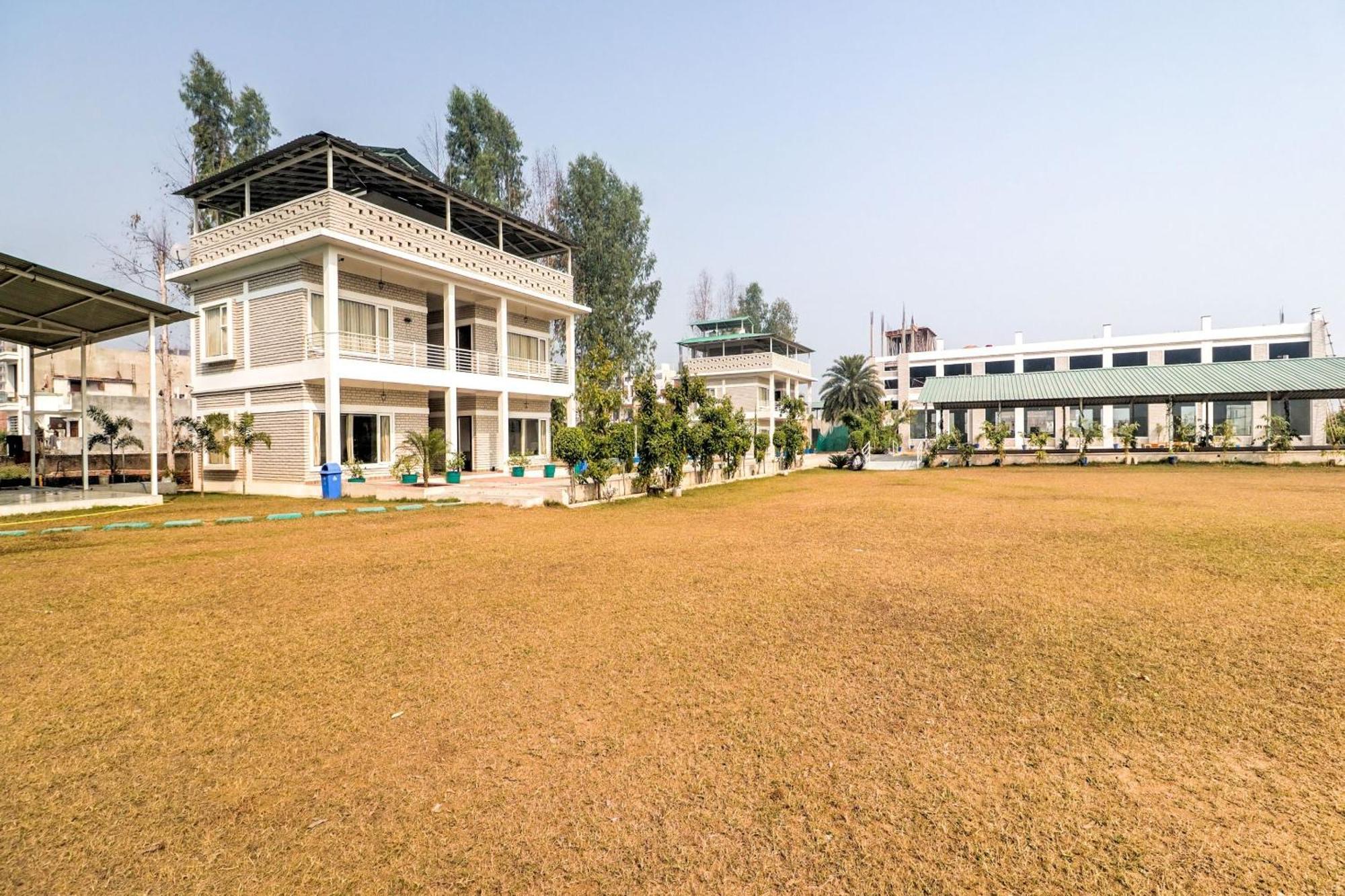Townhouse Amaraa Farms Near Lulu Hypermarket Lucknow Dış mekan fotoğraf