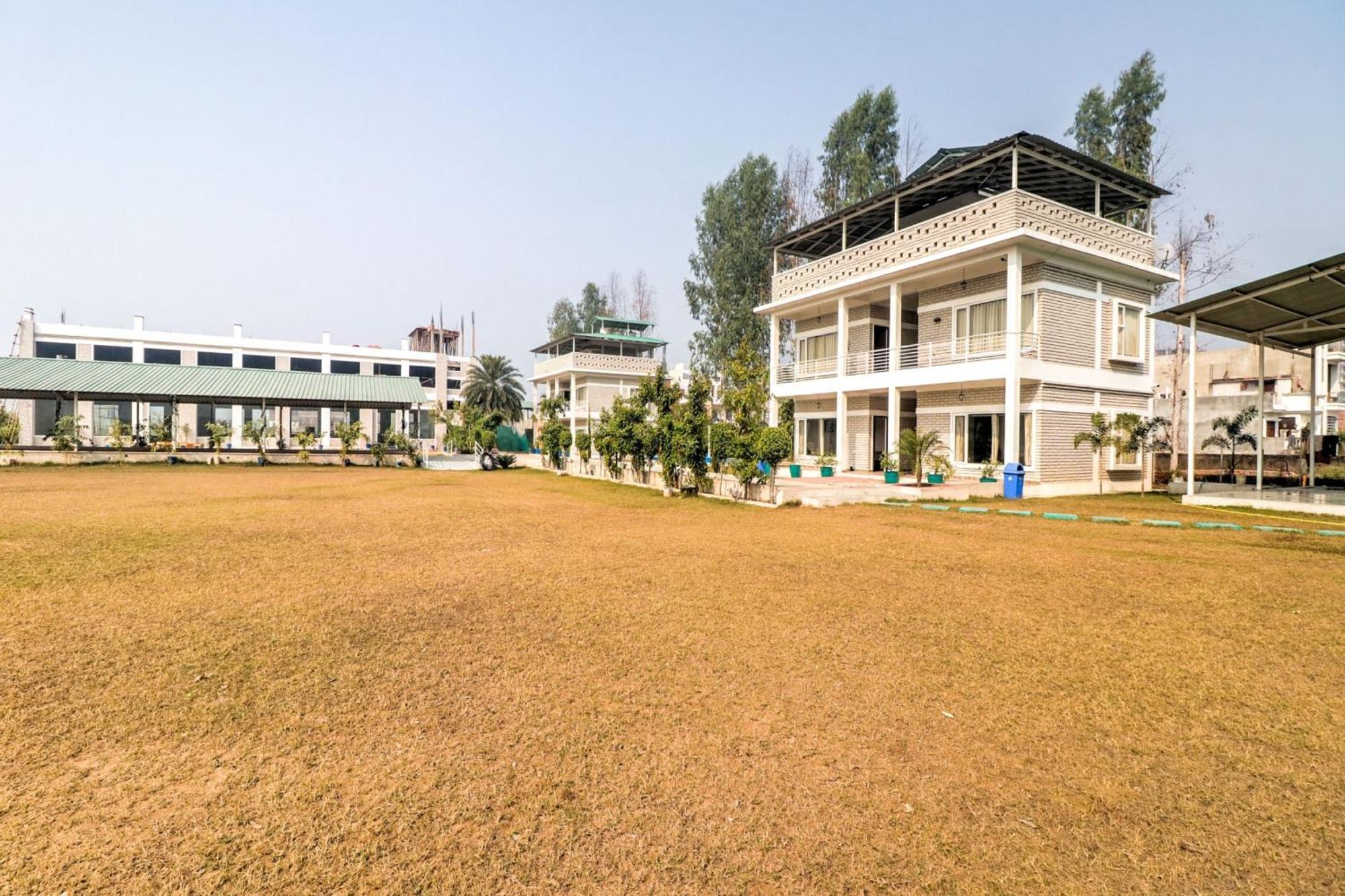 Townhouse Amaraa Farms Near Lulu Hypermarket Lucknow Dış mekan fotoğraf