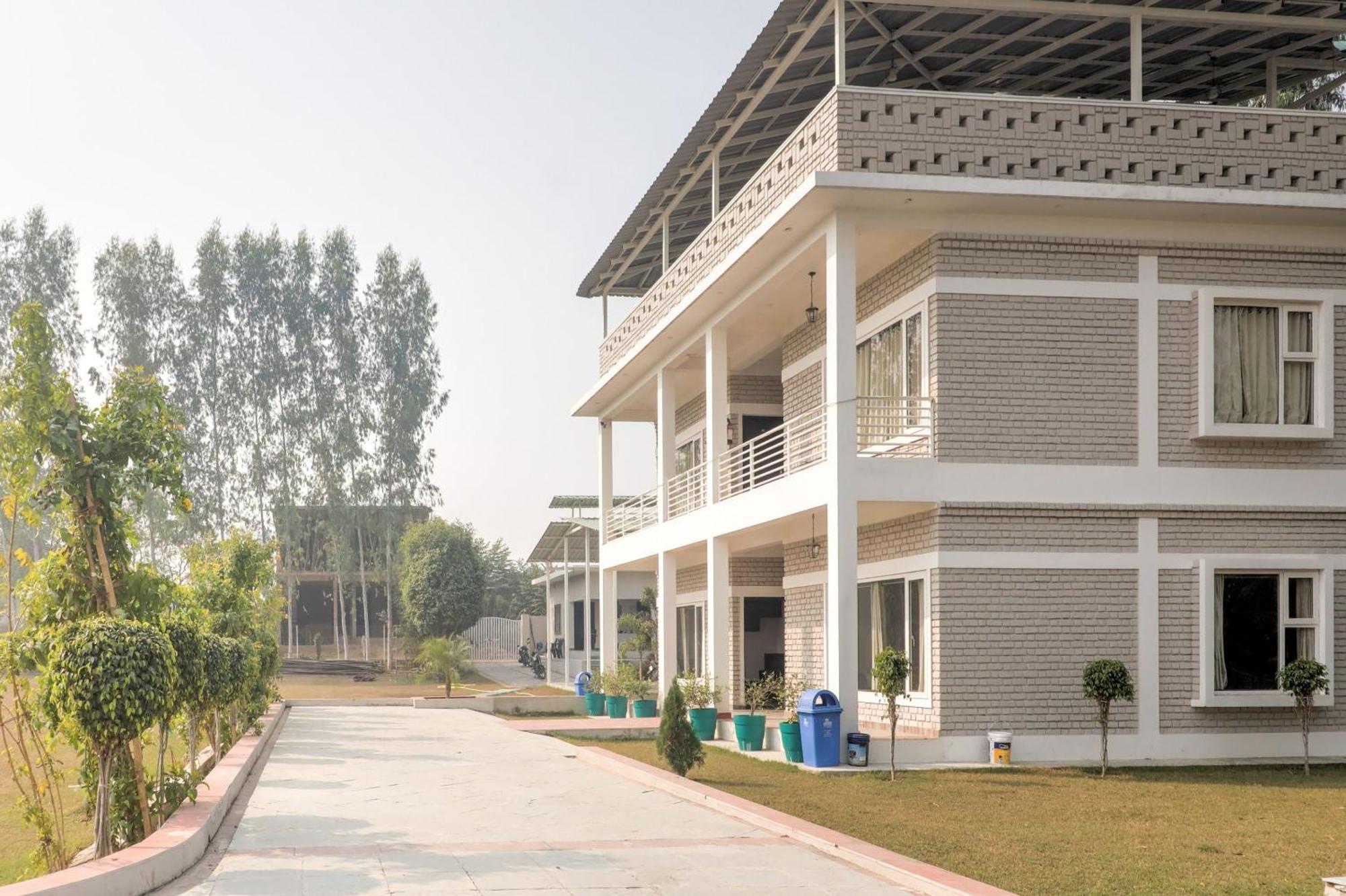 Townhouse Amaraa Farms Near Lulu Hypermarket Lucknow Dış mekan fotoğraf